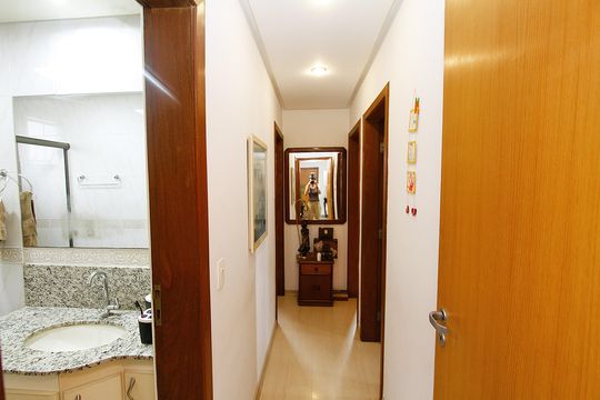 Corredor de apartamento para alugar com 4 quartos, 218m² em Grajaú, Belo Horizonte