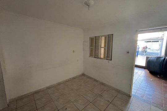 Sala de casa para alugar com 2 quartos, 130m² em Vila Robertina, São Paulo