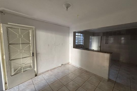 Sala de casa para alugar com 2 quartos, 130m² em Vila Robertina, São Paulo