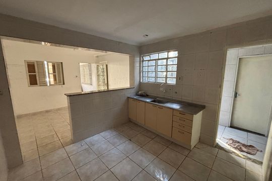 Cozinha de casa para alugar com 2 quartos, 130m² em Vila Robertina, São Paulo