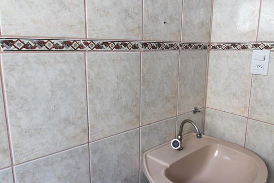 Banheiro de apartamento à venda com 2 quartos, 48m² em Jardim Raposo Tavares, São Paulo