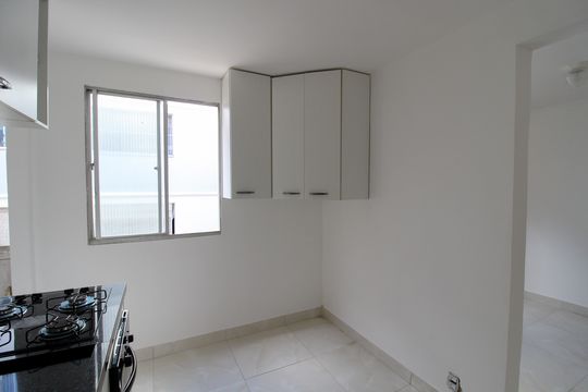 Cozinha de apartamento à venda com 2 quartos, 48m² em Jardim Raposo Tavares, São Paulo