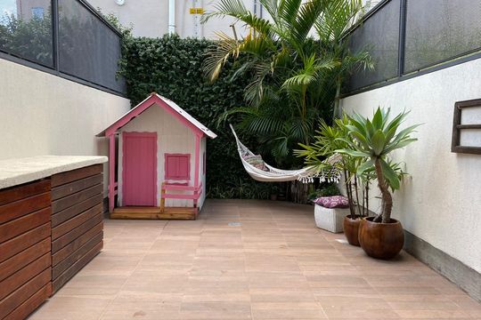 Área externa de casa à venda com 2 quartos, 121m² em Aberta dos Morros, Porto Alegre