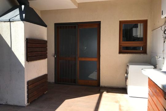 Área externa de casa à venda com 2 quartos, 121m² em Aberta dos Morros, Porto Alegre