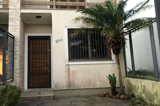 Fachada de casa à venda com 2 quartos, 121m² em Aberta dos Morros, Porto Alegre