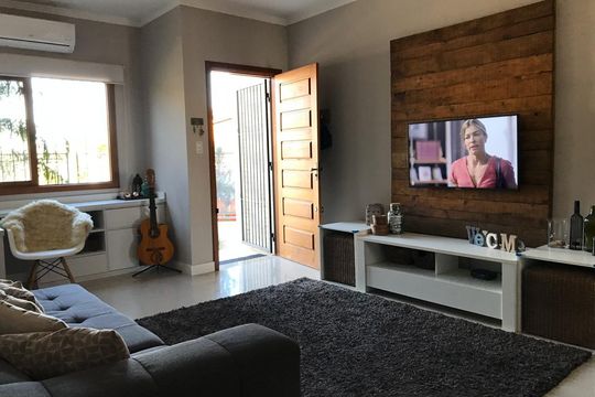Sala de casa à venda com 2 quartos, 121m² em Aberta dos Morros, Porto Alegre