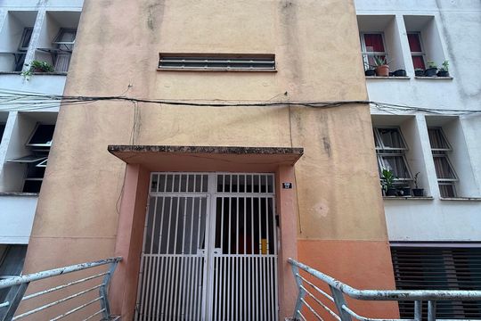 Fachada de apartamento à venda com 2 quartos, 51m² em Vila Heliopolis, São Paulo