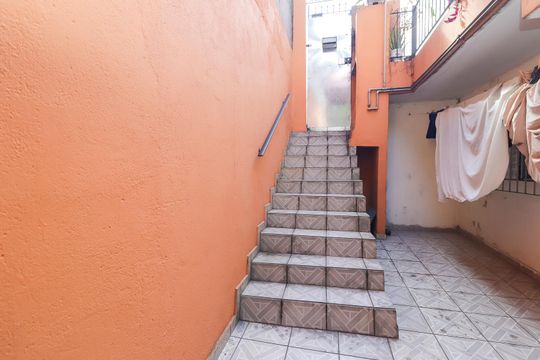 Quintal de casa à venda com 2 quartos, 240m² em Parque Guarani, São Paulo