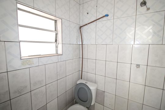 Banheiro de casa à venda com 1 quarto, 290m² em Jardim Sao Sebastiao, São Paulo