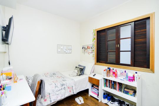 Quarto 2 de casa à venda com 3 quartos, 250m² em Vila das Palmeiras, Guarulhos