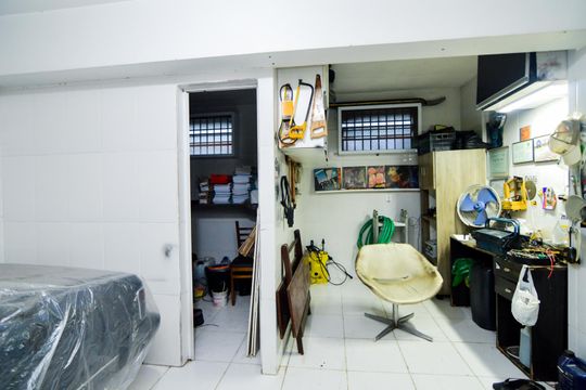 Garagem de casa à venda com 3 quartos, 250m² em Vila das Palmeiras, Guarulhos