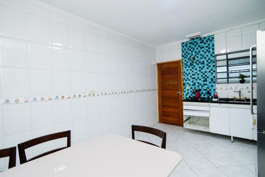 Cozinha de casa à venda com 3 quartos, 250m² em Vila das Palmeiras, Guarulhos