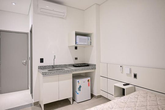 Cozinha de kitnet/studio para alugar com 1 quarto, 15m² em Lapa de Baixo, São Paulo