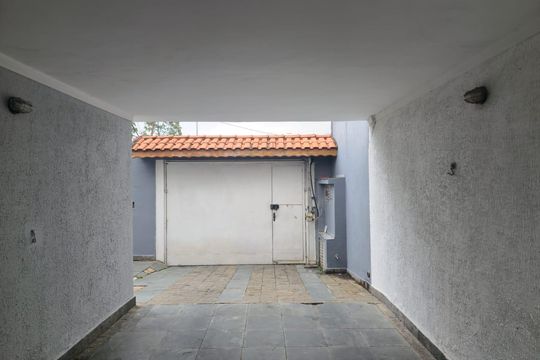Garagem  de casa à venda com 3 quartos, 220m² em Vila das Palmeiras, Guarulhos