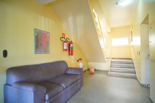 Entrada de apartamento à venda com 1 quarto, 42m² em Cristo Rei, São Leopoldo