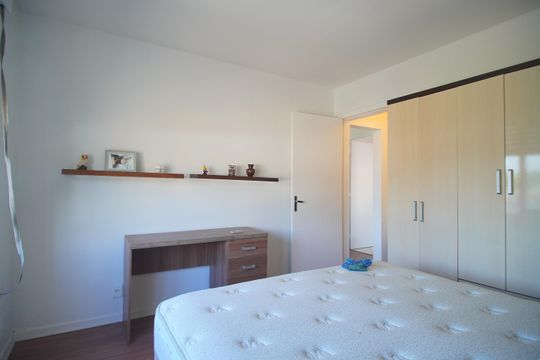 Quarto  de apartamento à venda com 1 quarto, 42m² em Cristo Rei, São Leopoldo