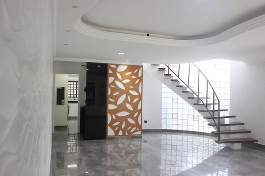 Casa à venda com 5 quartos, 247m² em Jardim Paraventi, Guarulhos