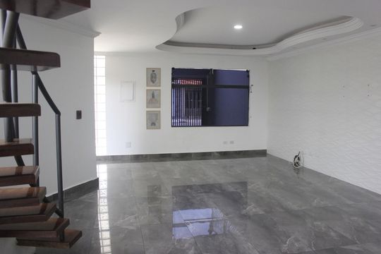 Sala de casa à venda com 5 quartos, 247m² em Jardim Paraventi, Guarulhos