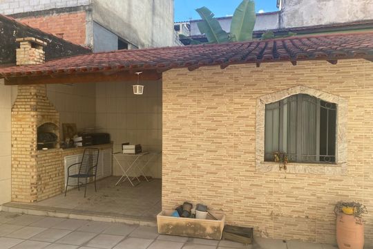 Área externa de casa para alugar com 3 quartos, 390m² em Campo Grande, Rio de Janeiro