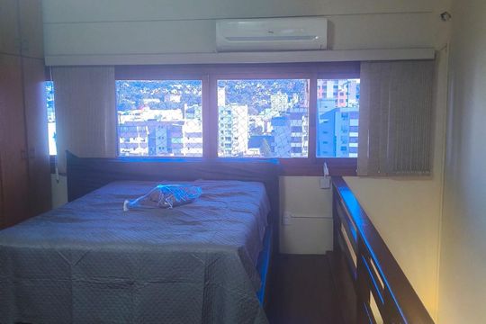 Quarto de apartamento à venda com 1 quarto, 40m² em Jardim Botânico, Porto Alegre
