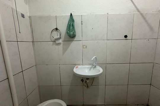 Banheiro 2 de casa à venda com 2 quartos, 150m² em Parque Imperial, Barueri