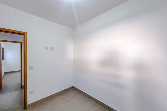 Quarto 2 de apartamento para alugar com 2 quartos, 40m² em Vila Invernada, São Paulo