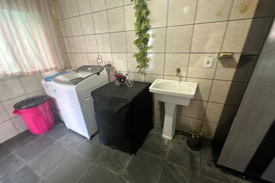 Casa à venda com 3 quartos, 323m² em Jardim Belval, Barueri