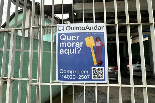 Fachada de casa à venda com 3 quartos, 323m² em Jardim Belval, Barueri