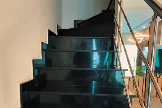 Escada de casa à venda com 2 quartos, 85m² em Vila Macedopolis, São Paulo