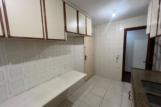 Cozinha de apartamento à venda com 3 quartos, 104m² em Jardim Guanabara, Rio de Janeiro