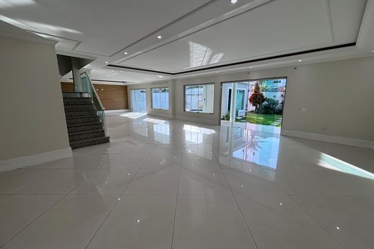 Casa de Condomínio à venda com 6 quartos, 580m² em Recreio dos Bandeirantes, Rio de Janeiro