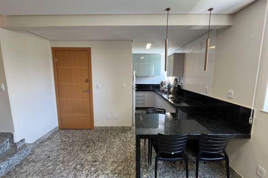 Cozinha de apartamento à venda com 2 quartos, 135m² em Carmo, Belo Horizonte