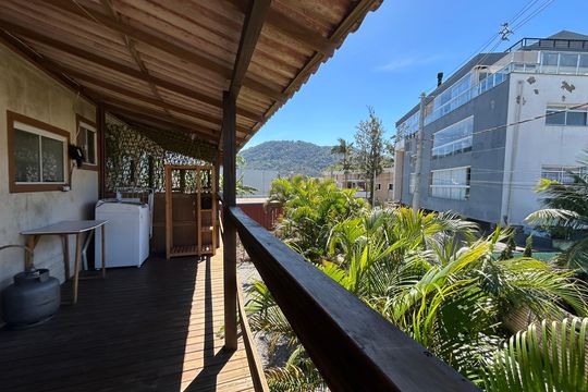 Varanda de casa para alugar com 1 quarto, 55m² em Rio Tavares, Florianópolis