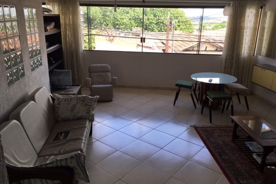 Sala de casa à venda com 5 quartos, 200m² em Jardim Imperial, São Paulo