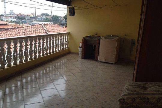Área externa de casa à venda com 5 quartos, 200m² em Jardim Imperial, São Paulo
