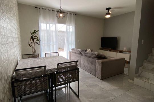Sala de casa de condomínio à venda com 3 quartos, 117m² em Cidade Nova, Jundiaí