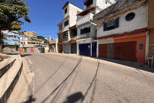 Fachada de apartamento para alugar com 1 quarto, 27m² em Barra de Guaratiba, Rio de Janeiro