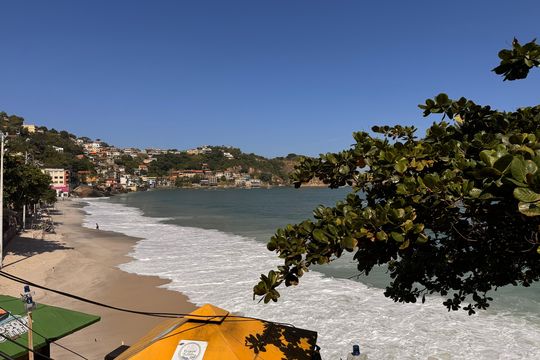 Apartamento para alugar com 1 quarto, 27m² em Barra de Guaratiba, Rio de Janeiro