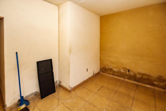 Casa à venda com 2 quartos, 480m² em Planalto, Belo Horizonte
