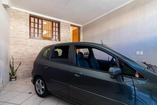 Garagem de casa à venda com 3 quartos, 85m² em Jardim Sonia, São Paulo