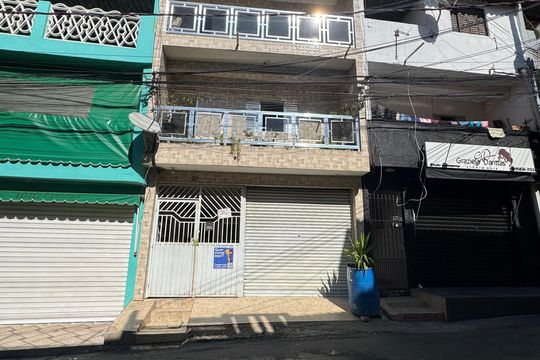 Fachada com PLACA de casa à venda com 4 quartos, 182m² em Aliança, Osasco