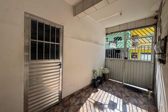Garagem de casa à venda com 4 quartos, 182m² em Aliança, Osasco