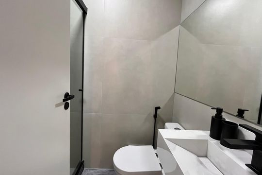 Banheiro de apartamento à venda com 1 quarto, 20m² em Copacabana, Rio de Janeiro