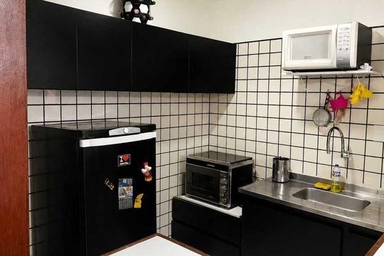 Cozinha de apartamento para alugar com 1 quarto, 40m² em Pituba, Salvador