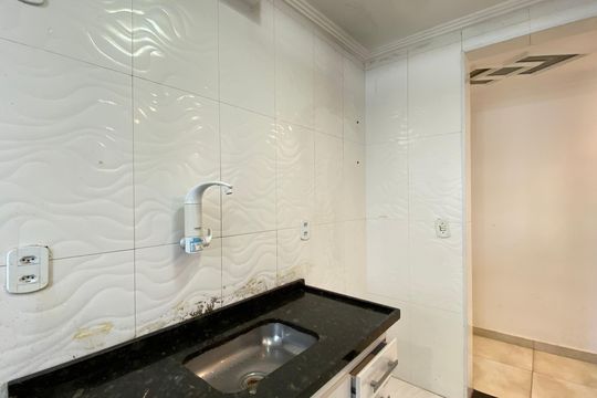 Cozinha de apartamento à venda com 2 quartos, 68m² em Jardim Santa Teresinha, São Paulo