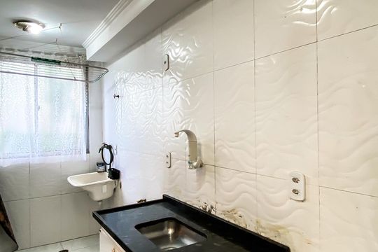 Apartamento à venda com 2 quartos, 68m² em Jardim Santa Teresinha, São Paulo