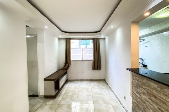 Sala  de apartamento à venda com 2 quartos, 68m² em Jardim Santa Teresinha, São Paulo