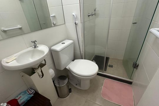 Banheiro de apartamento à venda com 3 quartos, 61m² em Vargem Grande, Rio de Janeiro