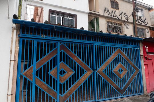 Fachada de casa à venda com 3 quartos, 420m² em Jardim Oriental, São Paulo