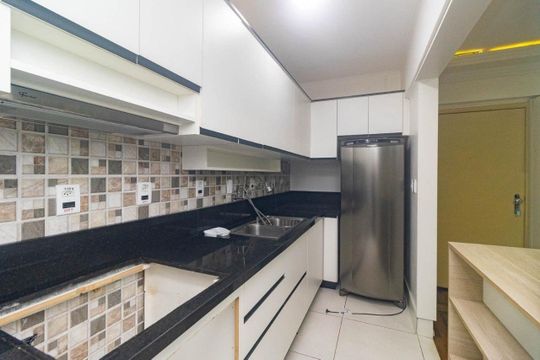 Cozinha de apartamento à venda com 3 quartos, 68m² em Azenha, Porto Alegre
